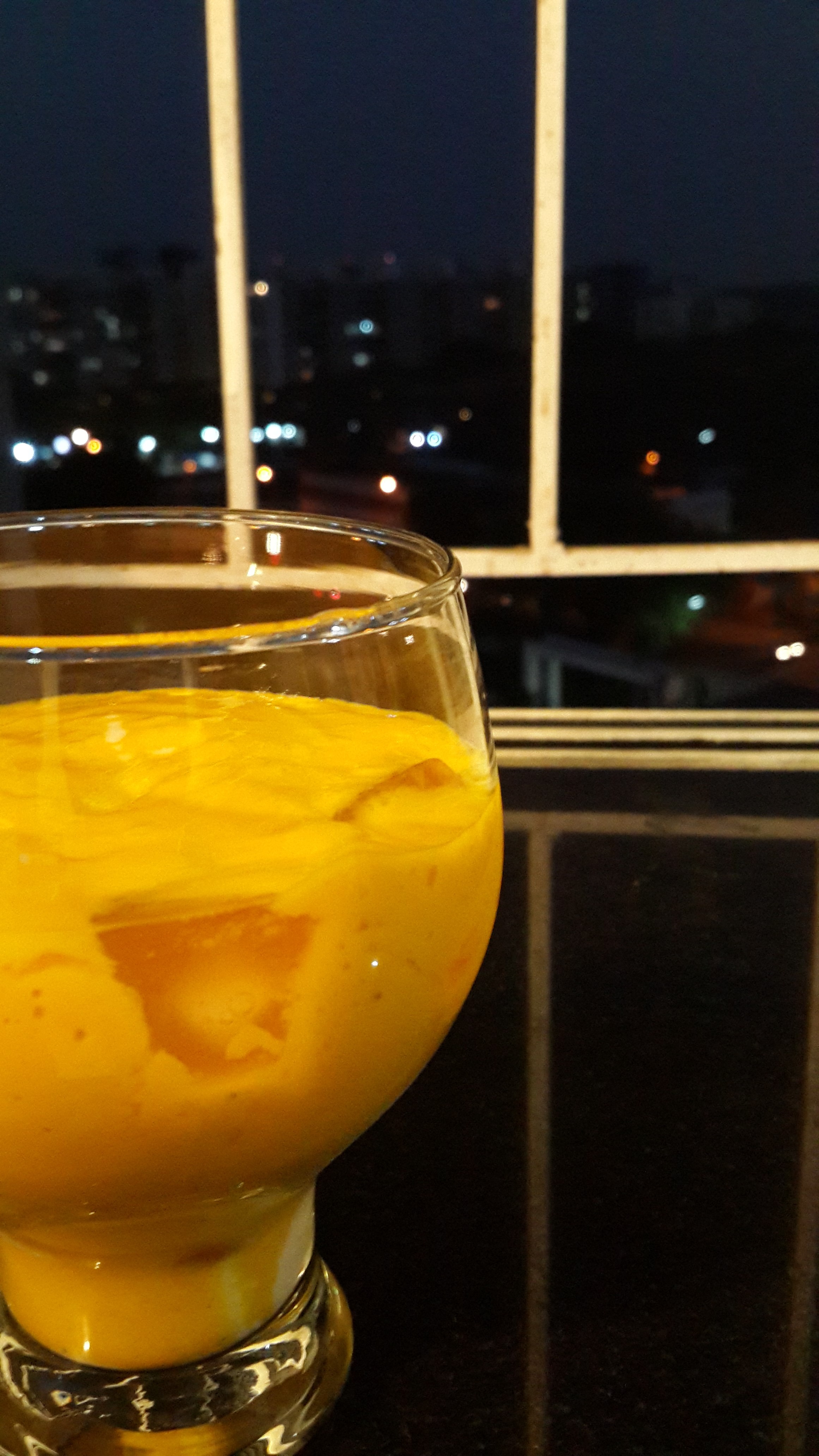 Chilled mango milkshake